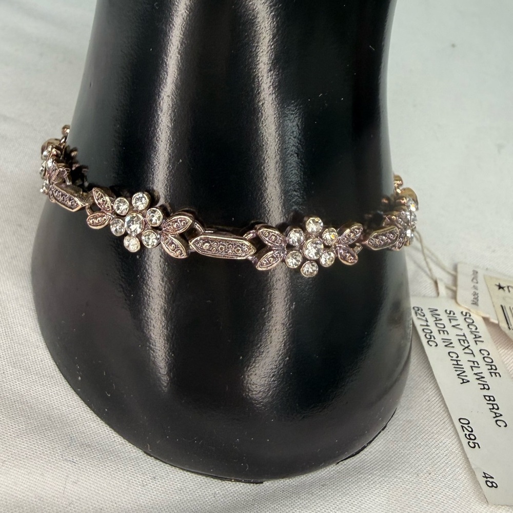 Elegant Crystal Flower Bracelet